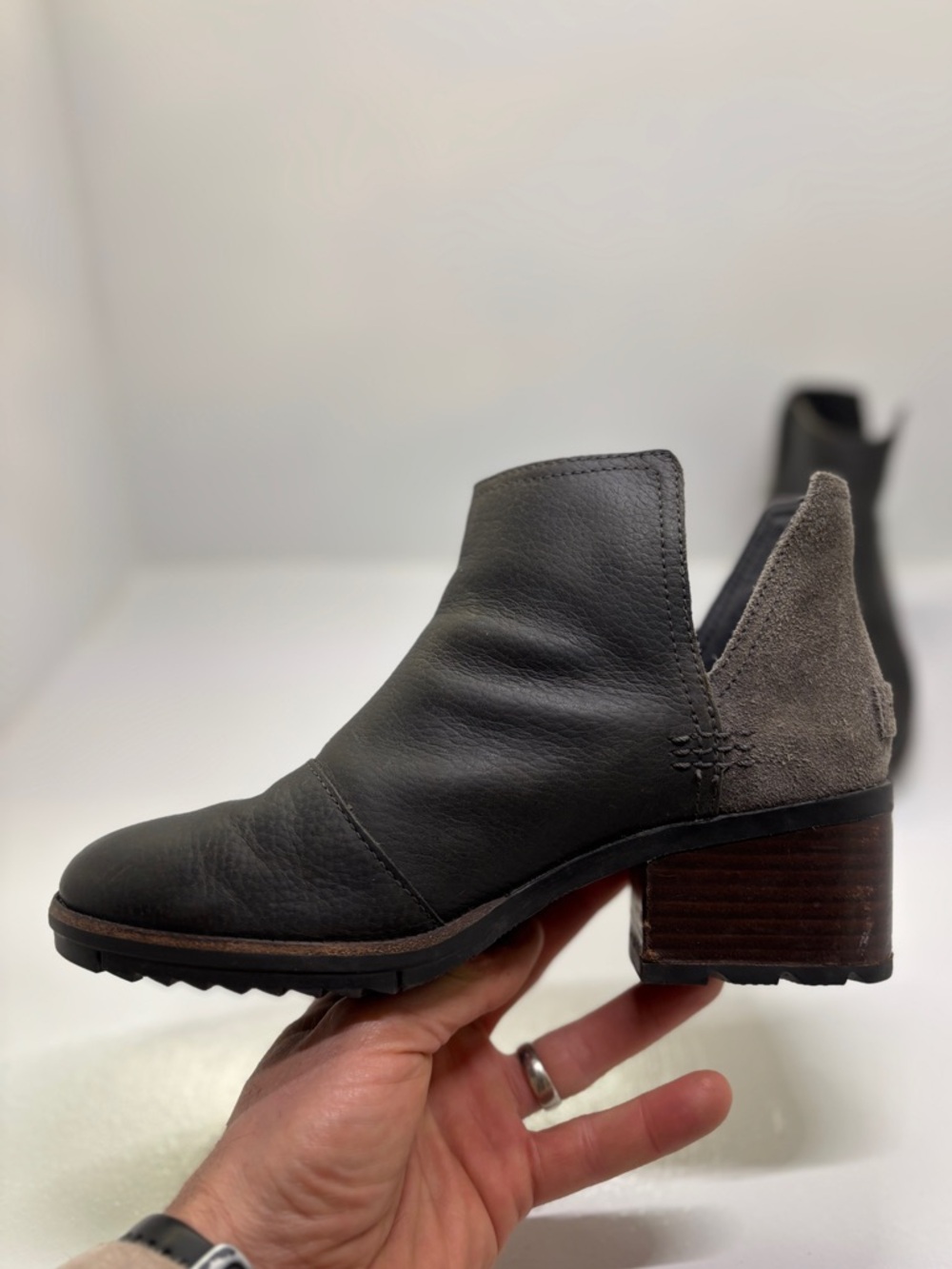 Sorel Leather Ankle Boots Womens 7 Black Slip On Block Heel Lug Sole - Picture 12 of 14